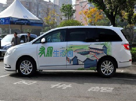 陆川户外车贴喷绘如何保持效果?